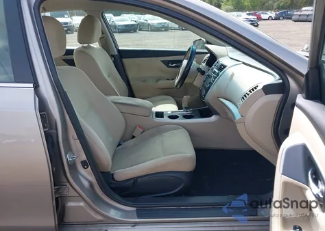 2015 Nissan Altima 2.5 S из США, поврежденный, VIN 1N4AL3AP9FC153983